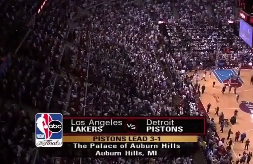 How many basketball teams are there in the NBA and in what month does the new season start each year?
