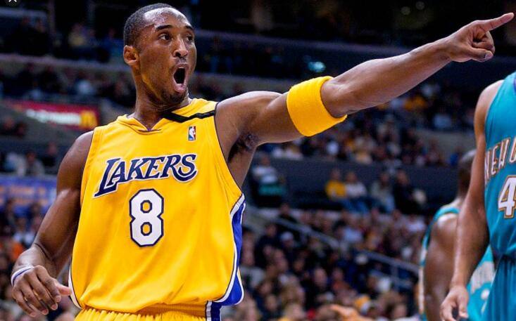 Why did Kobe's jersey change from number 8 to number 24?